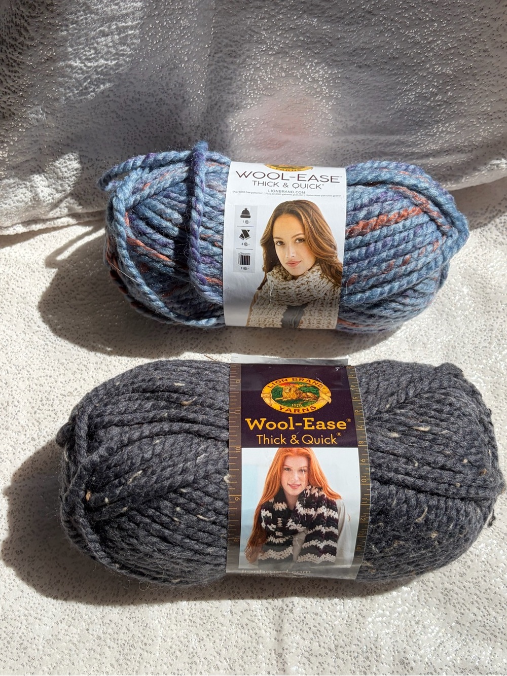 Lion brand wool-ease Thick & Quick #552 Allure & #151 Graphite - 1 Skein each